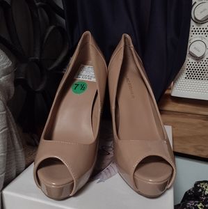 7.5 Nude Peep Toe Pumps